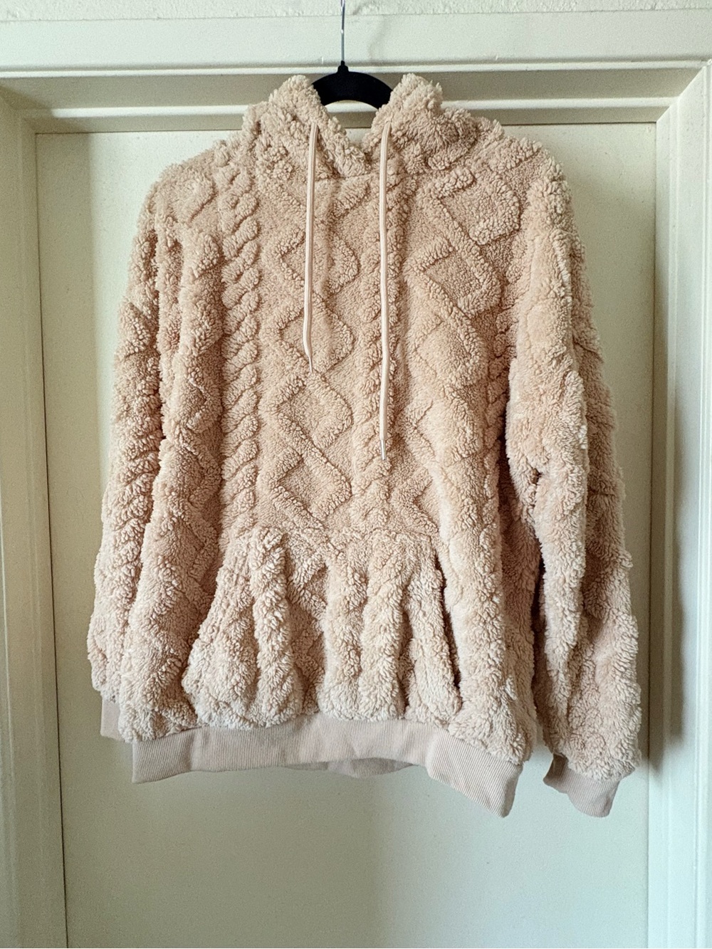 Madden Girl Embossed Cable Knit Sherpa Pullover Hoodie Beige M